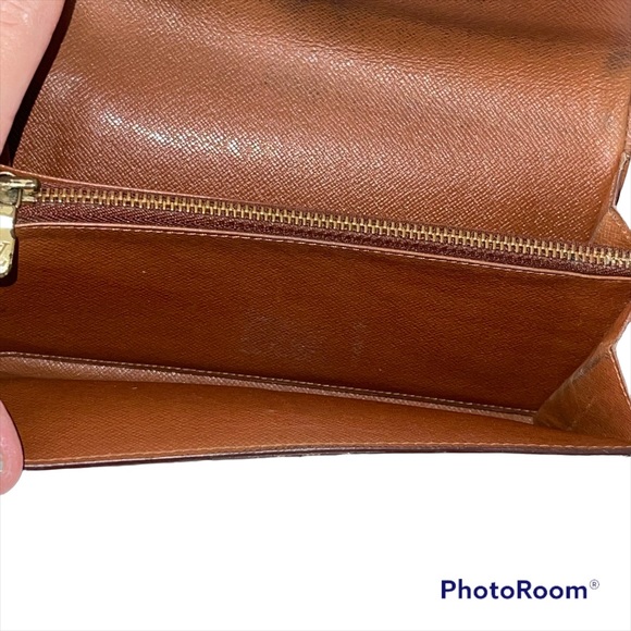 Authentic Louis Vuitton long wallet - Picture 13 of 15